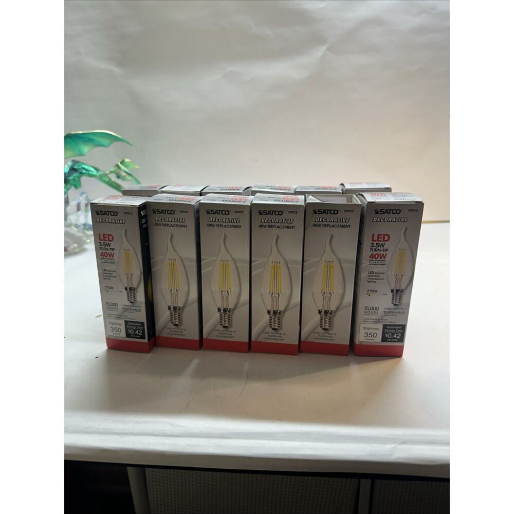 Lot Of 12 3.5 watt CTC LED; Clear; Candelabra base; 5000K; 350 lumens; 120 volts